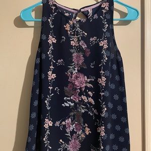 Sleeveless floral Blouse